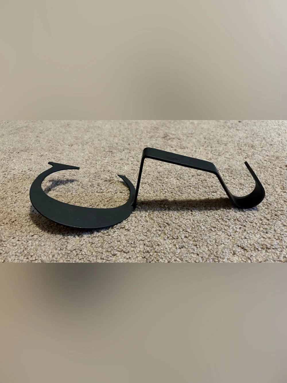 Black Metal Letter 'C' Hook